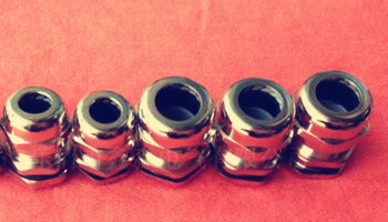 怎么讓金屬防水電纜接頭和防水接線盒配合使用？